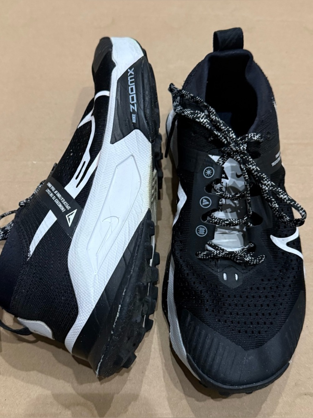Nike Mens Size 7.5 ZoomX Zegama Trail Running Shoes DH0623-001 Black White